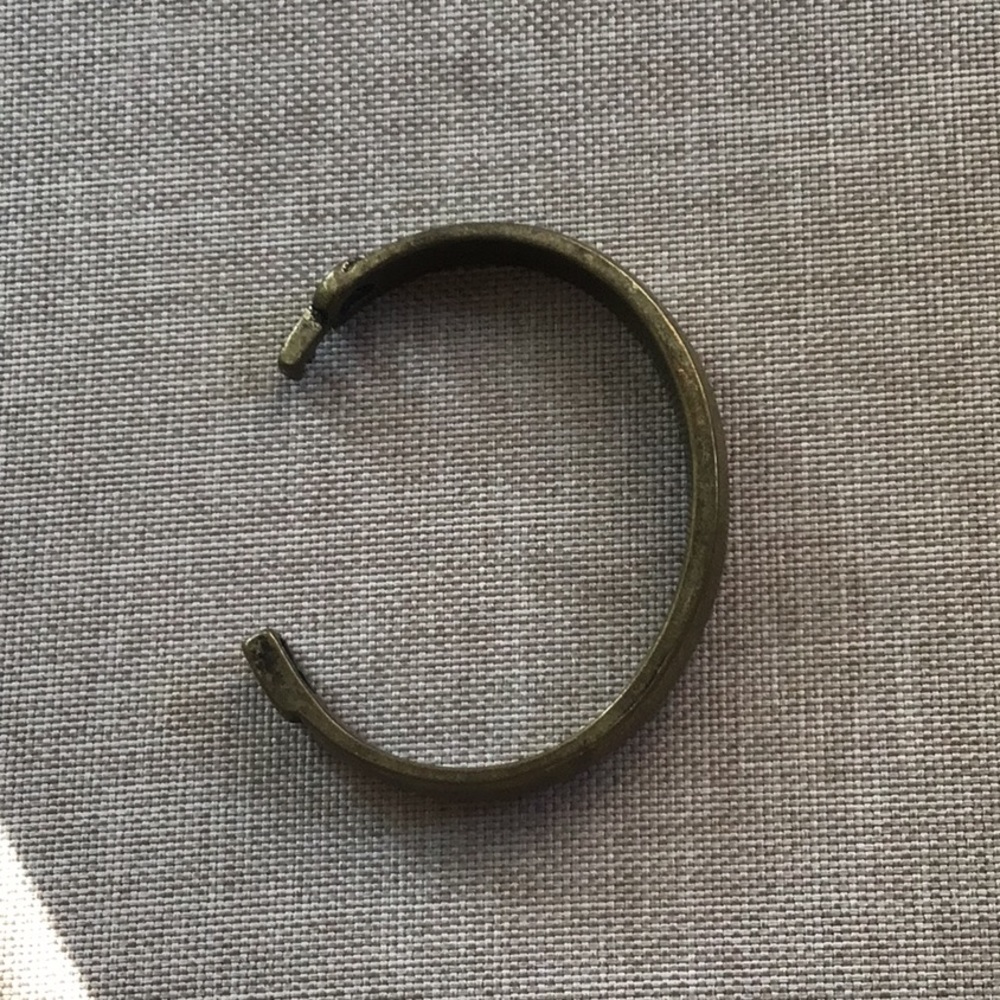 Jewelmint Lock&Key Cuff - Picture 3 of 5